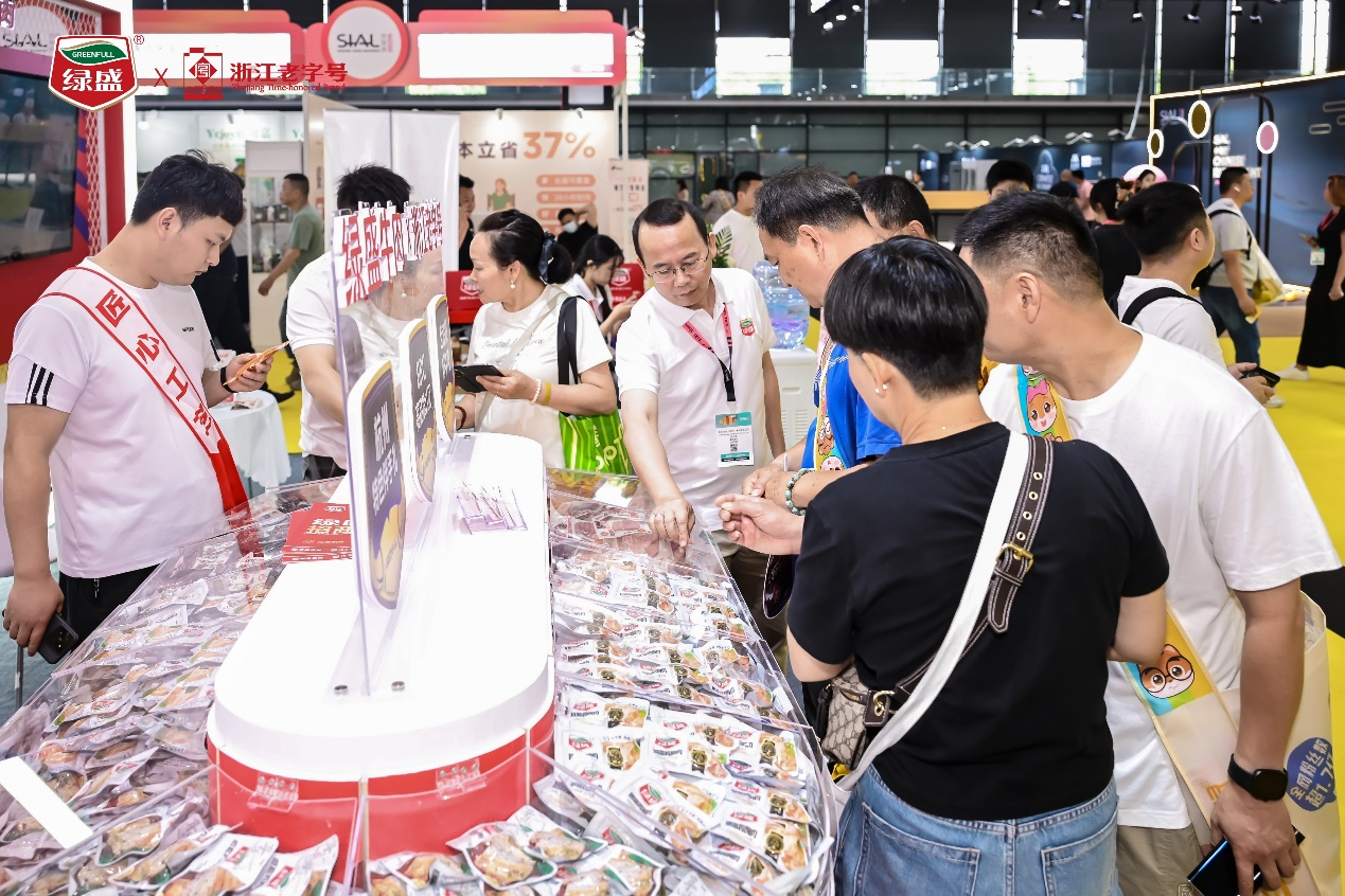 綠盛西雅展上演“老字號新爆點(diǎn)”，簽約熱度持續(xù)攀升